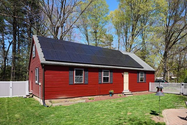 11 Glendale St, Easthampton, MA 01027