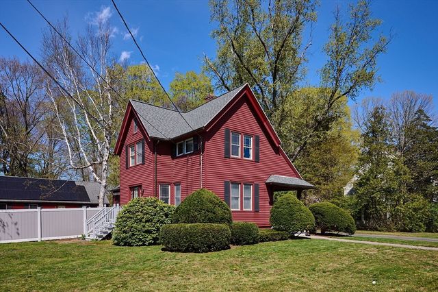 11 Glendale St, Easthampton, MA 01027