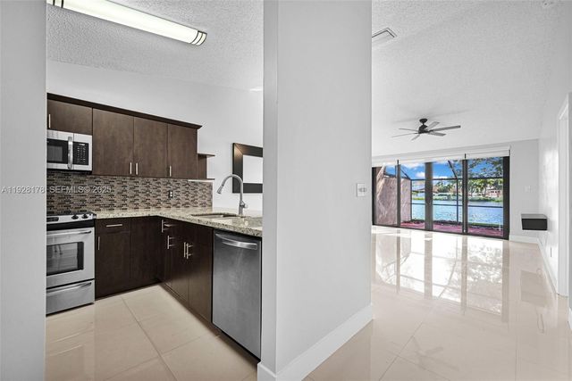 1261 NW 122nd Ter 1261, Pembroke Pines, FL 33026