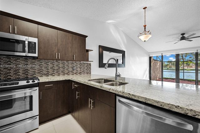 1261 NW 122nd Ter 1261, Pembroke Pines, FL 33026