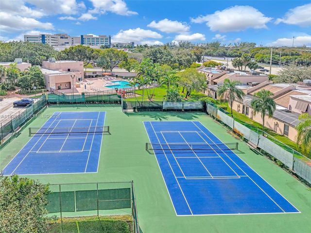 1261 NW 122nd Ter 1261, Pembroke Pines, FL 33026