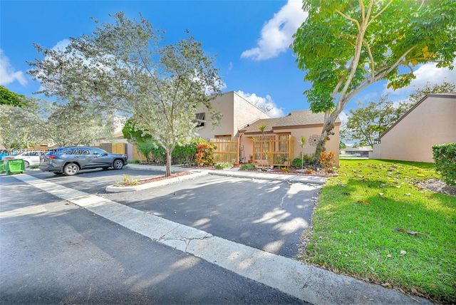 1261 NW 122nd Ter 1261, Pembroke Pines, FL 33026