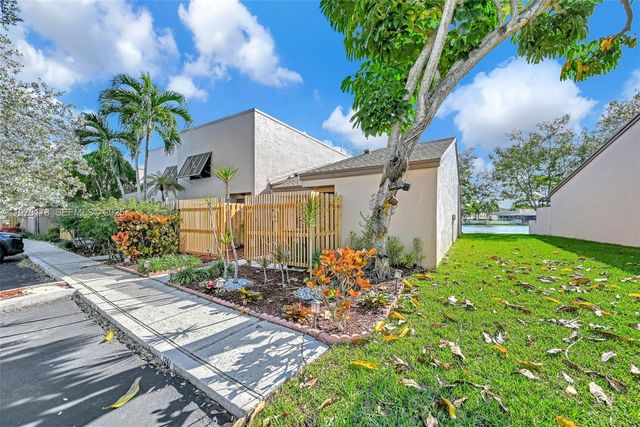 1261 NW 122nd Ter 1261, Pembroke Pines, FL 33026