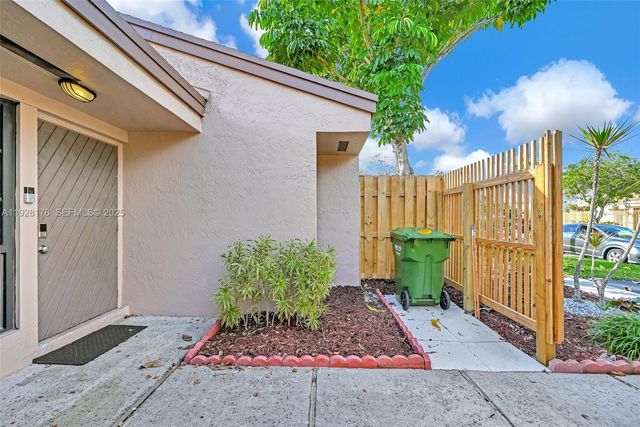 1261 NW 122nd Ter 1261, Pembroke Pines, FL 33026