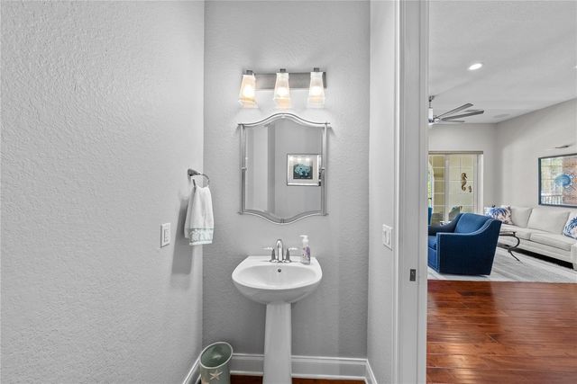 431 NOKOMIS AVENUE S 314, Venice, FL 34285