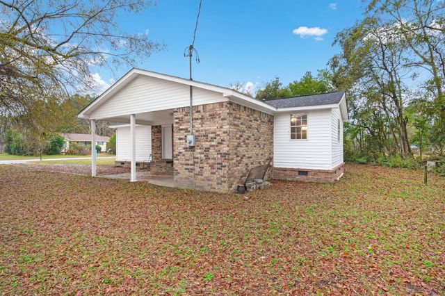 121 Franklin Street, Holly Hill, SC 29059