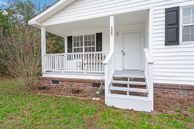 121 Franklin Street, Holly Hill, SC 29059
