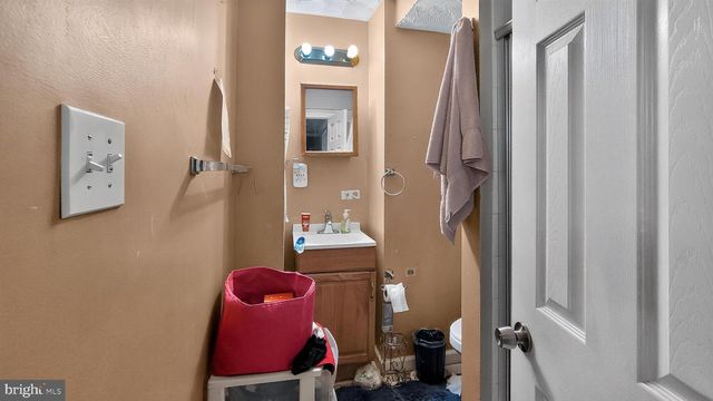 13100 N POINT LN, Laurel, MD 20708