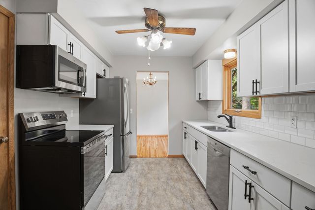 4041 Jersey Avenue N, Crystal, MN 55427