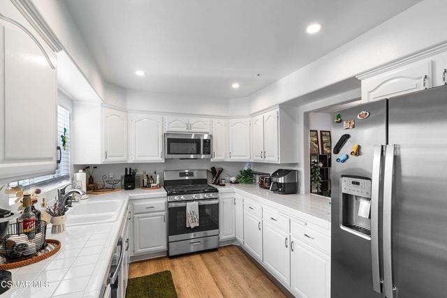 279 Skyline Drive, Thousand Oaks, CA 91362