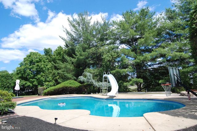 255 PINTAIL CT, Langhorne, PA 19047