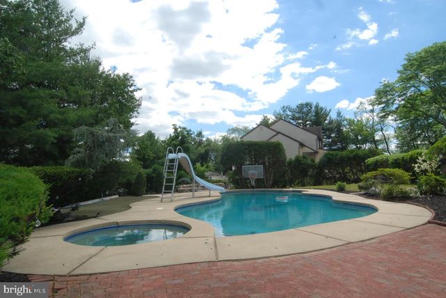 255 PINTAIL CT, Langhorne, PA 19047