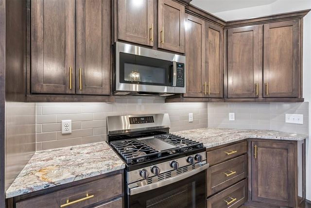 209 NW Pine Avenue, Cache, OK 73527