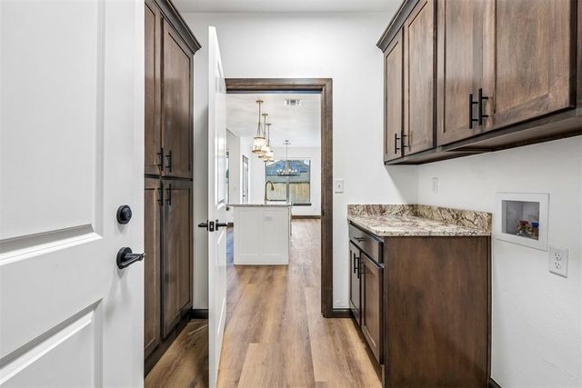 209 NW Pine Avenue, Cache, OK 73527