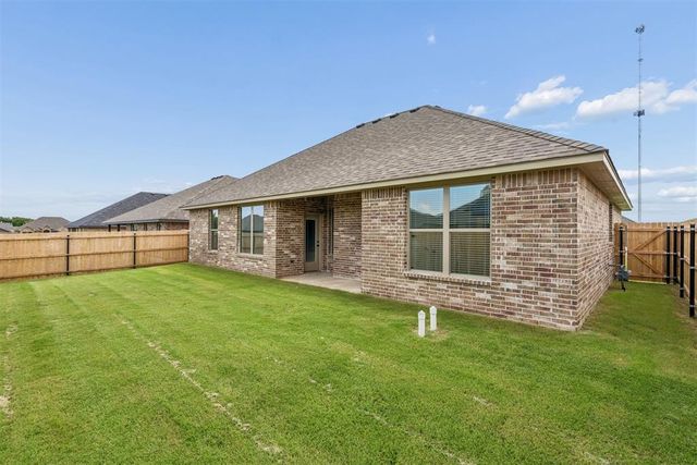 209 NW Pine Avenue, Cache, OK 73527