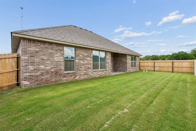 209 NW Pine Avenue, Cache, OK 73527