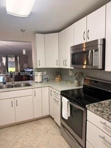 140 SW 96th Terrace 102, Plantation, FL 33324
