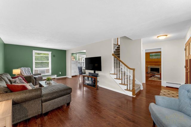 319 Greenridge Drive Nw, City Of Walker, MI 49544