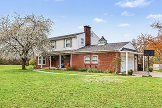 319 Greenridge Drive Nw, City Of Walker, MI 49544
