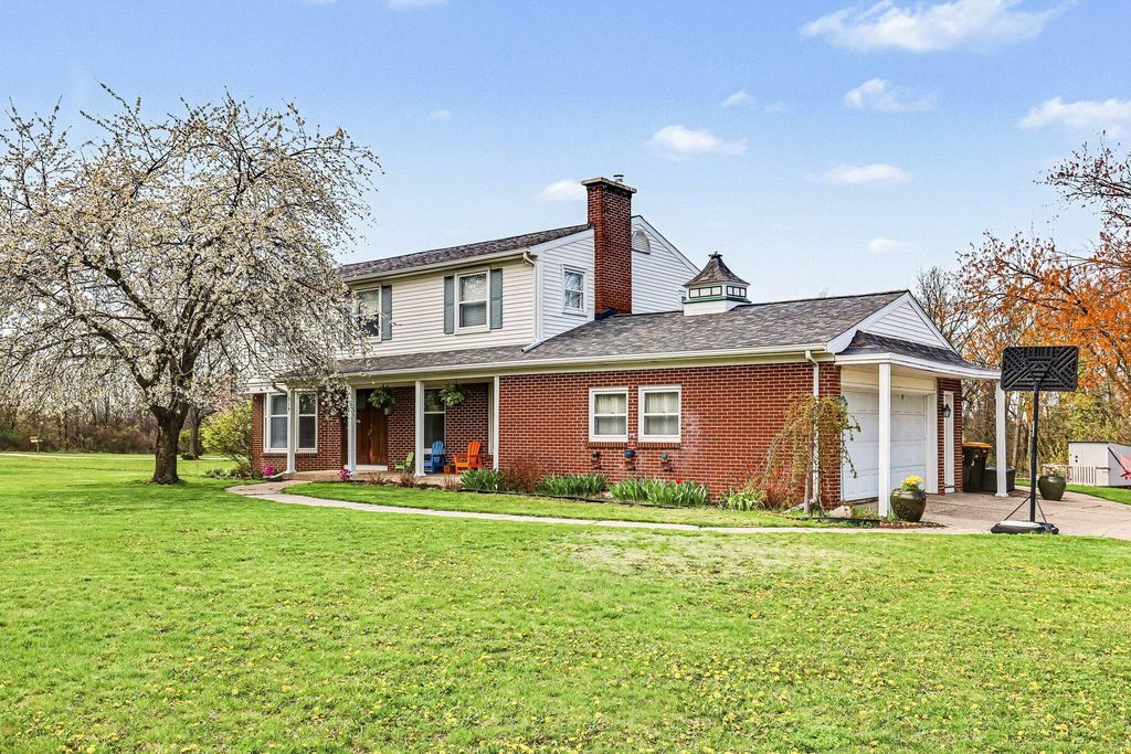 319 Greenridge Drive Nw, City Of Walker, MI 49544