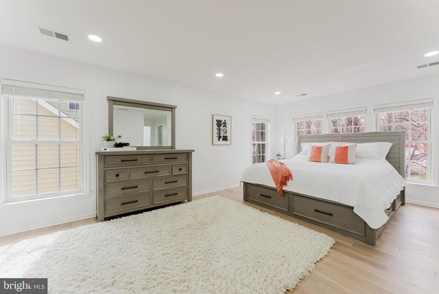 4318 CHANCERY PARK DR, Fairfax, VA 22030