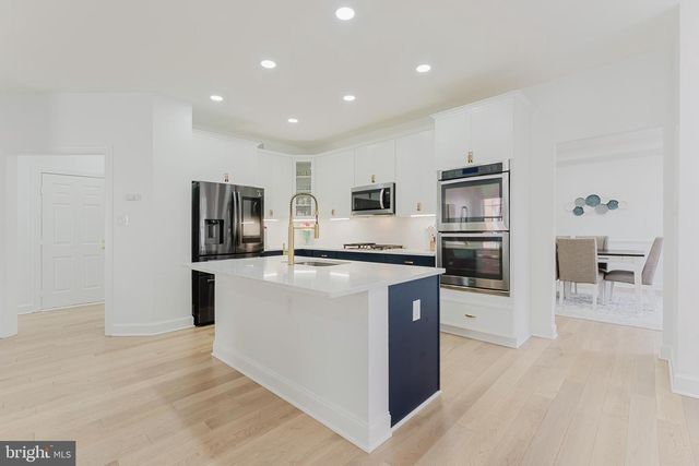 4318 CHANCERY PARK DR, Fairfax, VA 22030