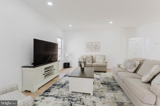 4318 CHANCERY PARK DR, Fairfax, VA 22030