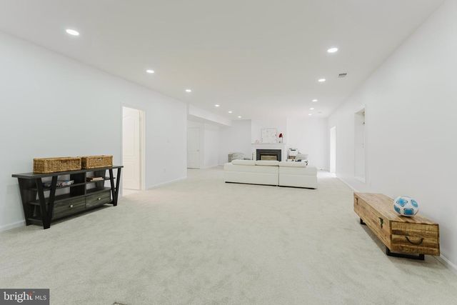 4318 CHANCERY PARK DR, Fairfax, VA 22030