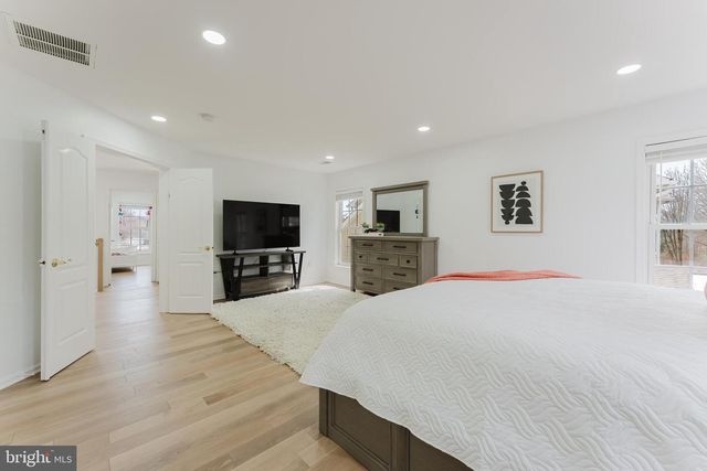 4318 CHANCERY PARK DR, Fairfax, VA 22030