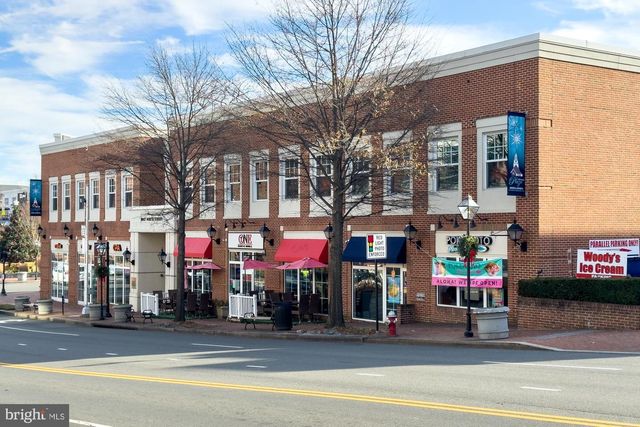 4318 CHANCERY PARK DR, Fairfax, VA 22030