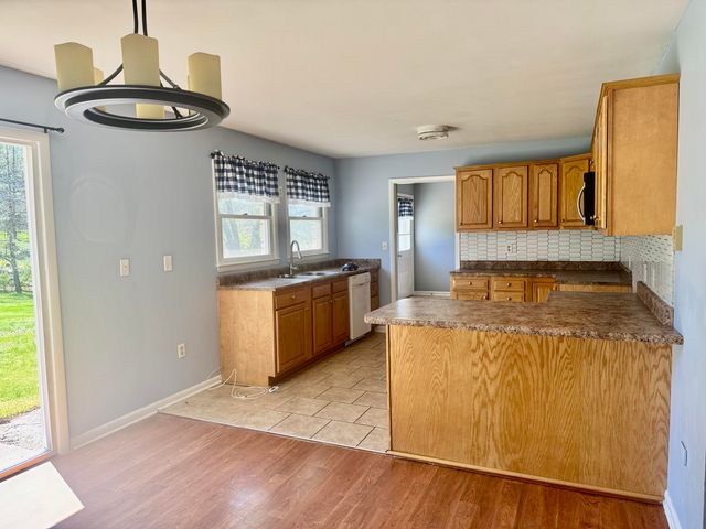 521 Clearcreek Road, Irvine, KY 40336