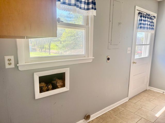521 Clearcreek Road, Irvine, KY 40336