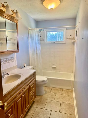 521 Clearcreek Road, Irvine, KY 40336