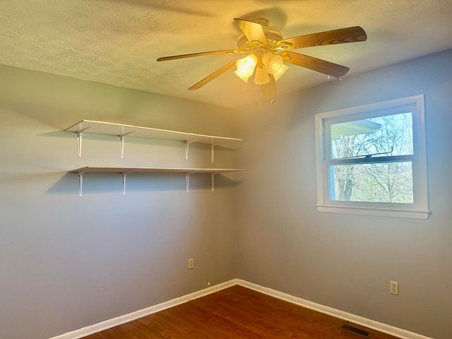 521 Clearcreek Road, Irvine, KY 40336