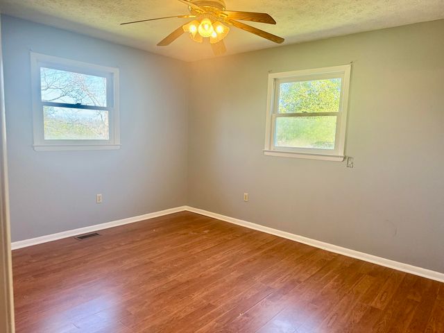 521 Clearcreek Road, Irvine, KY 40336