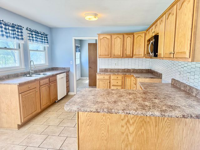 521 Clearcreek Road, Irvine, KY 40336
