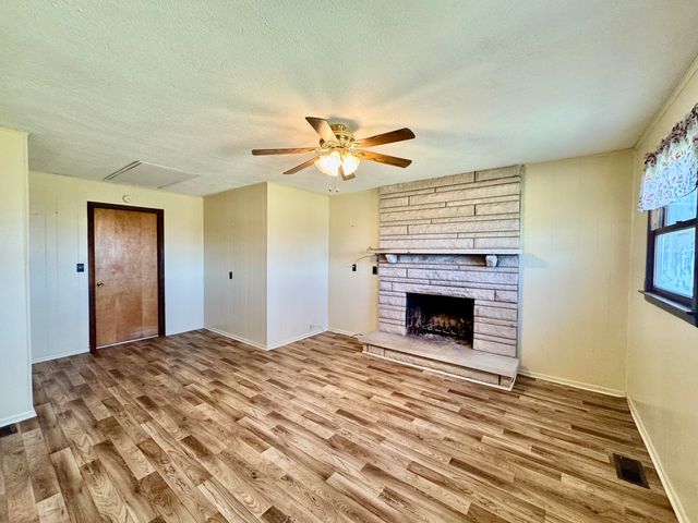 521 Clearcreek Road, Irvine, KY 40336