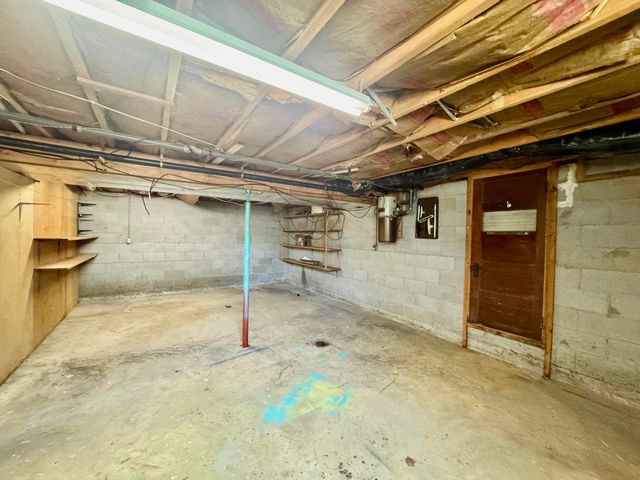521 Clearcreek Road, Irvine, KY 40336