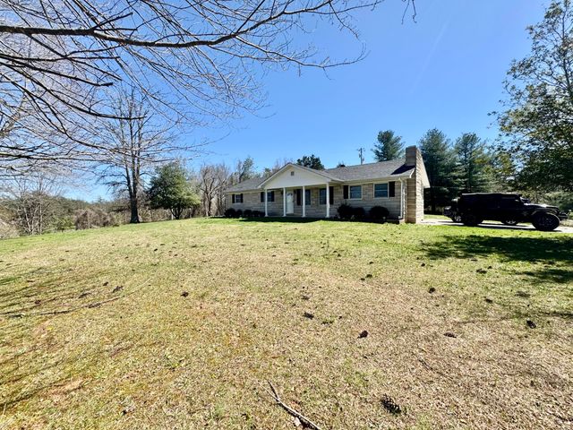 521 Clearcreek Road, Irvine, KY 40336