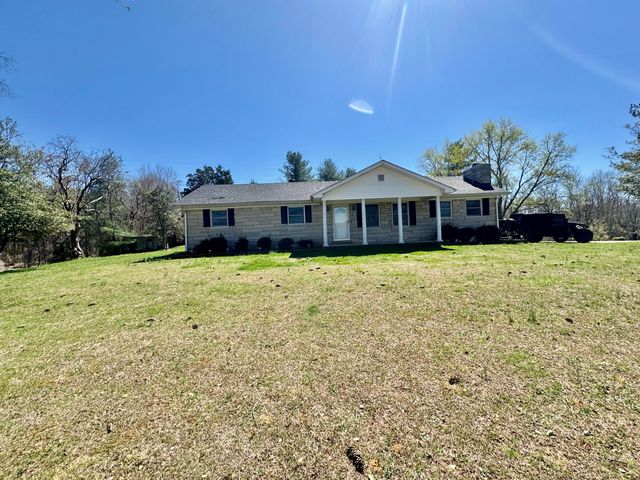 521 Clearcreek Road, Irvine, KY 40336