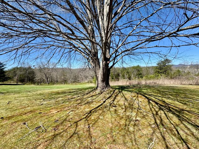 521 Clearcreek Road, Irvine, KY 40336