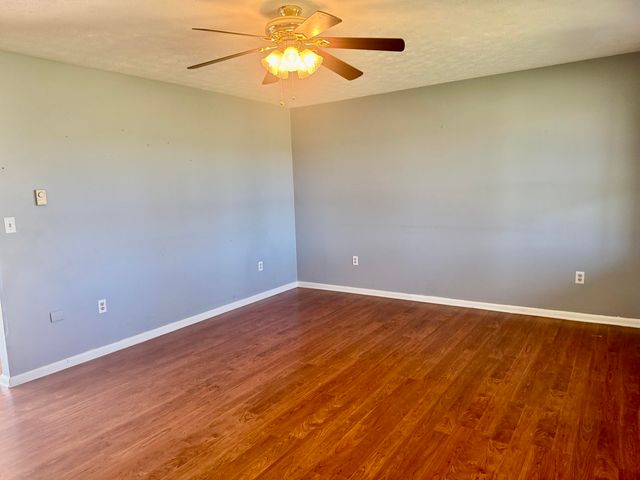 521 Clearcreek Road, Irvine, KY 40336