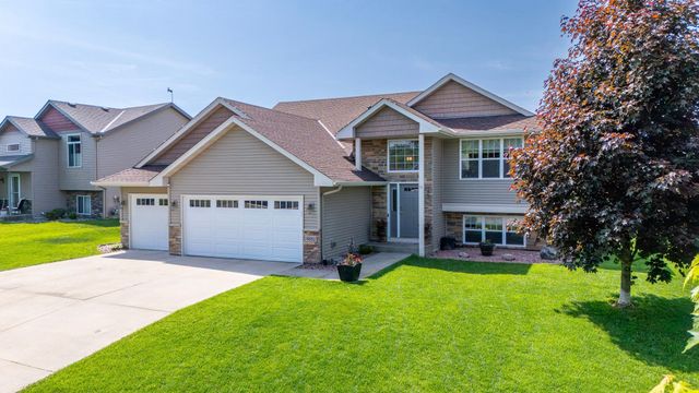 4882 87th Street NE, Monticello, MN 55362