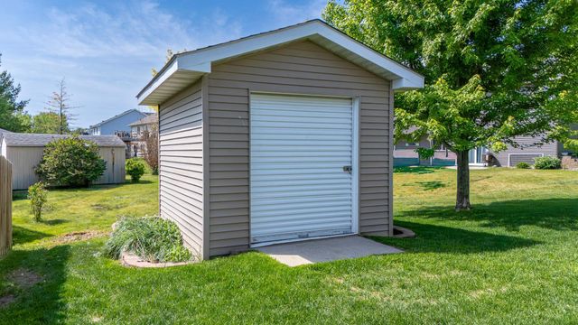 4882 87th Street NE, Monticello, MN 55362