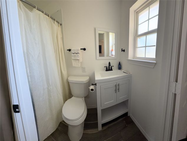 308 E Broadmore Avenue, Wills Point, TX 75169