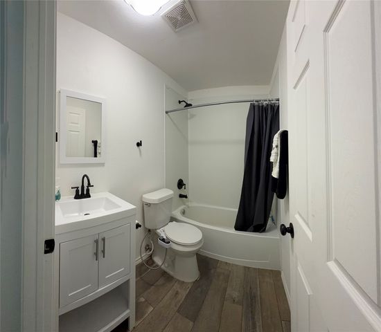 308 E Broadmore Avenue, Wills Point, TX 75169