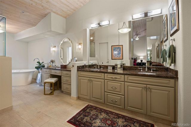 2237 Ridge Plaza Drive, Castle Rock, CO 80108
