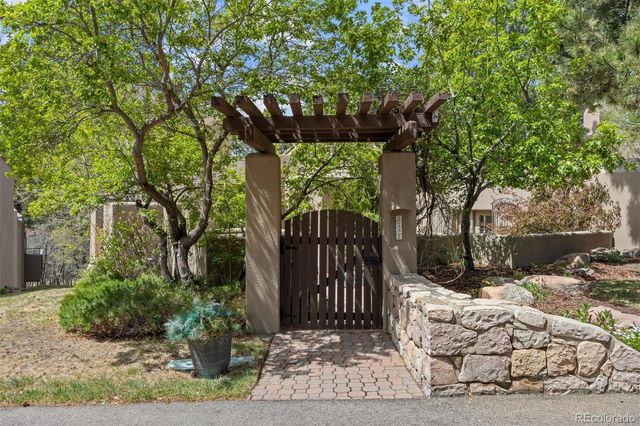 2237 Ridge Plaza Drive, Castle Rock, CO 80108