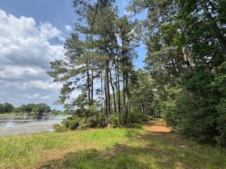 91 Meadow Lake Drive, Trinity, TX 75862