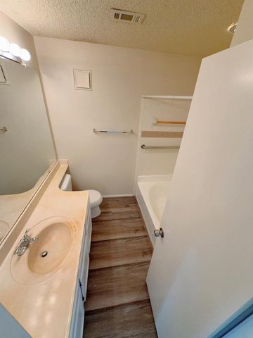 7900 Bissonnet Street D8, Houston, TX 77074